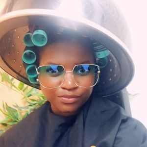 Meet your Posher, Regine